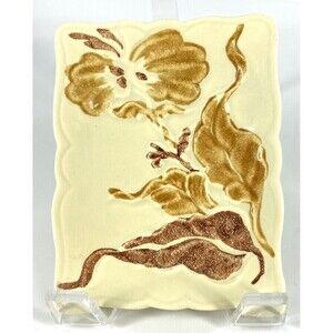 Haeger Art Pottery 930 USA Tan Trinket/Soap Dish - Leaves & Flower